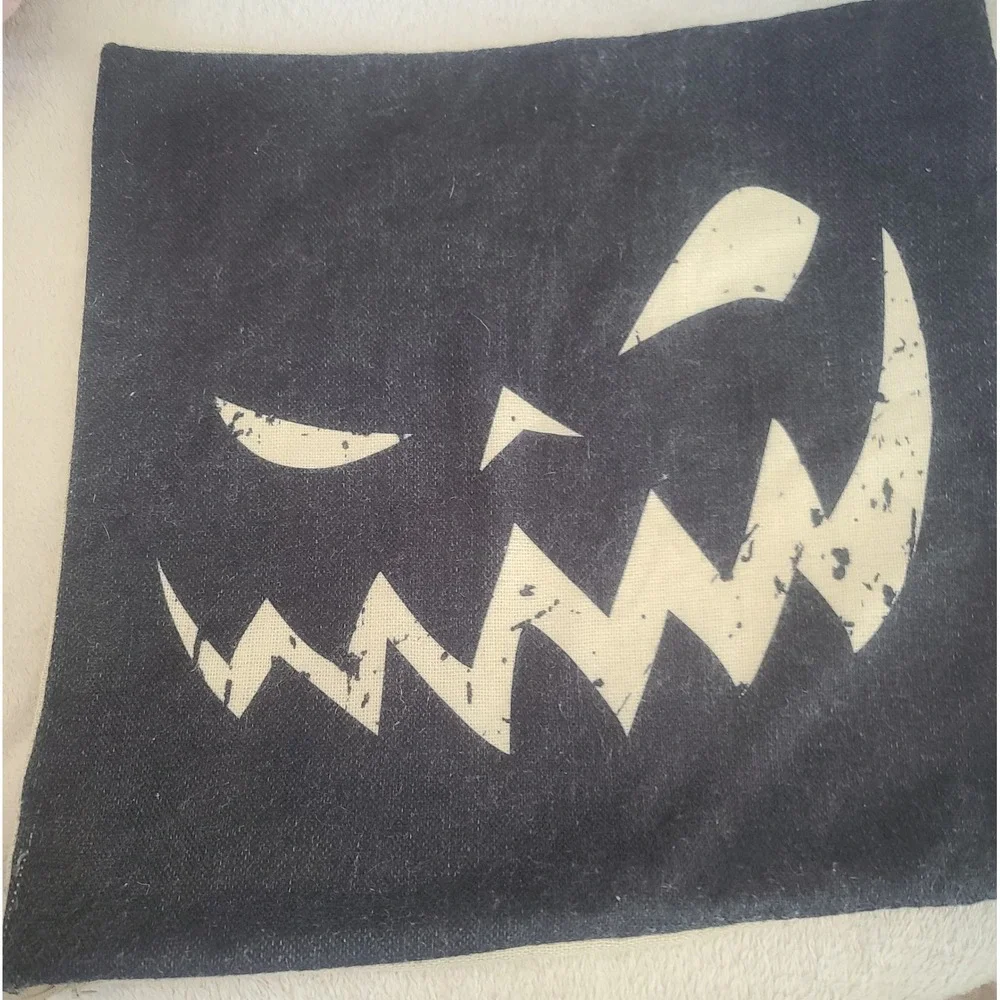 Halloween Pillow Cover Jack-O-Lantern Soft Burlap Zipper 17 Inch Square Black
